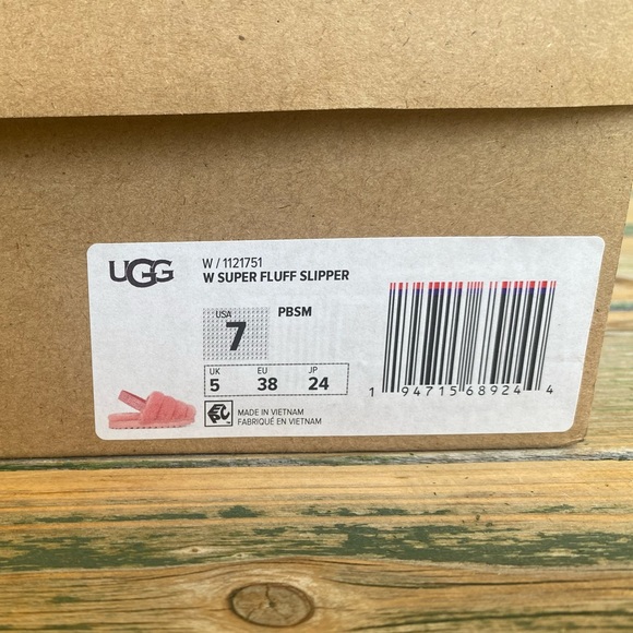 UGG PINK SUPER FLUFF SLIPPERS - Picture 4 of 4